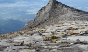 Il Lows Peak del monte Kinabalu