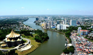 Panorama-di-Kuching-e-il-fiume-Sarawak