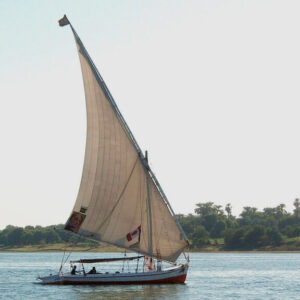 Egitto-Port-Said-feluca-egiziana-con-vela-latina