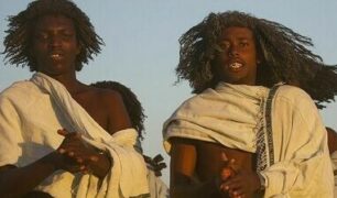 Giovani-della-tribu-dei-Beja-Sudan